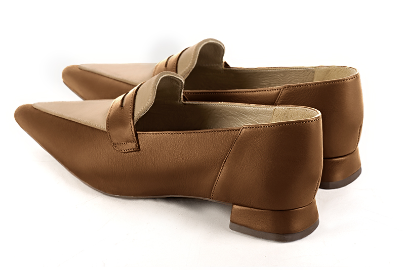 Caramel brown and tan beige women's essential loafers. Pointed toe. Flat flare heels - Florence KOOIJMAN